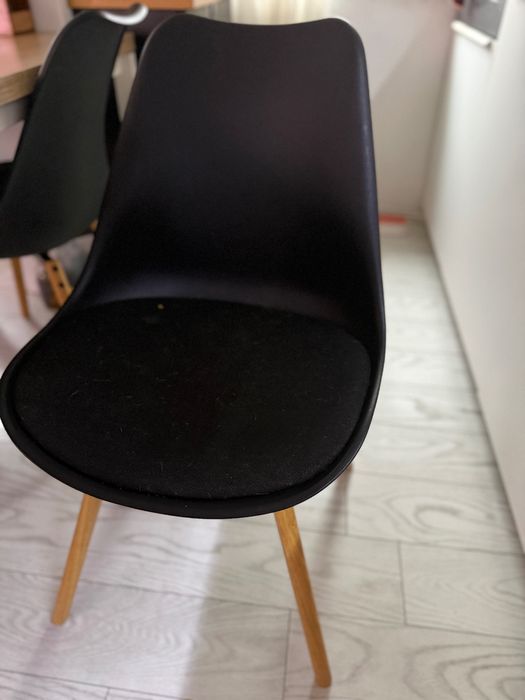 Трапезарна маса с 4 стола