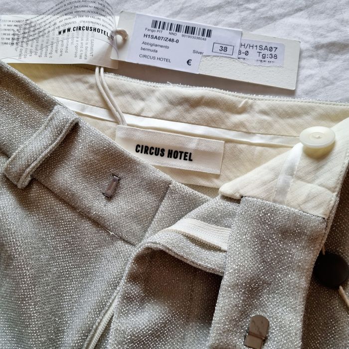 Бермуди XS/S/36размер сребристи официални къси панталонки висока талия