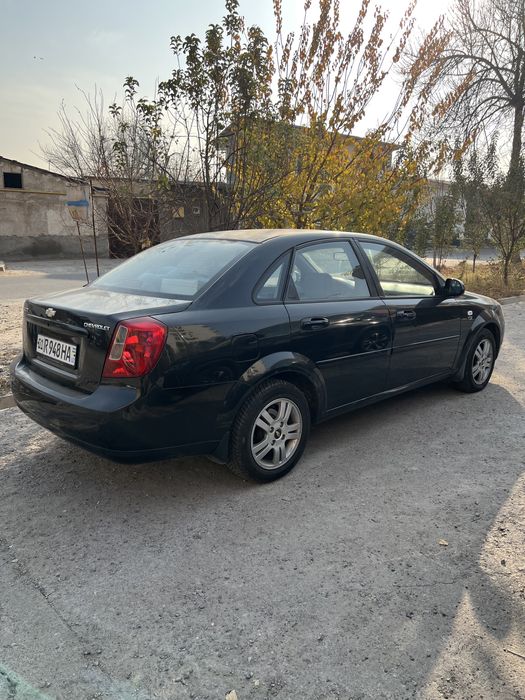 1.8 lacceti sotilmoqda