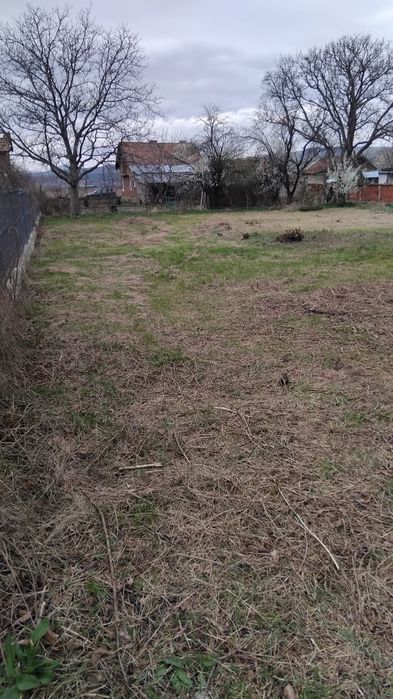 Продава къща в с.Крайници общ.Дупница