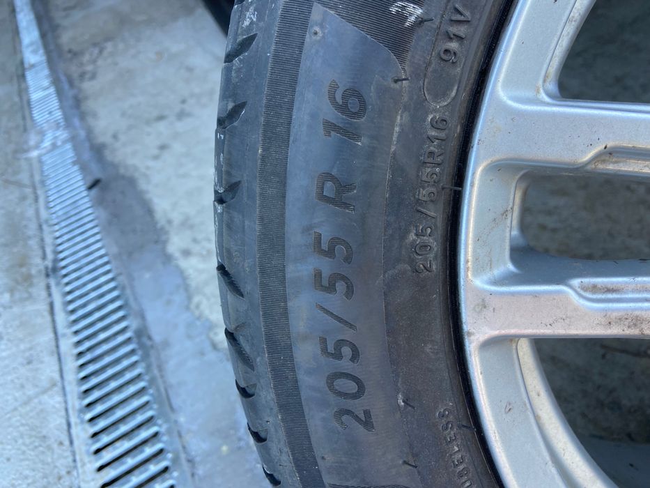 Гуми с джанти Dezent 205/55R16