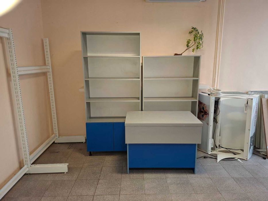 Офис обзавеждане, Етажерки. Библиотека Икея и шкафове и бюро