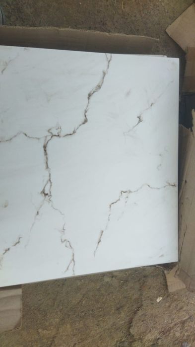 Кафел сатылады 5500ден