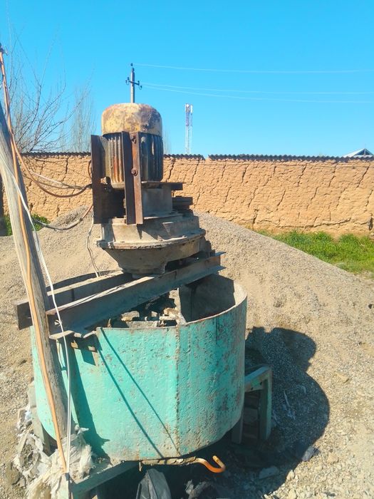 Shlakablok aparati sotiladi