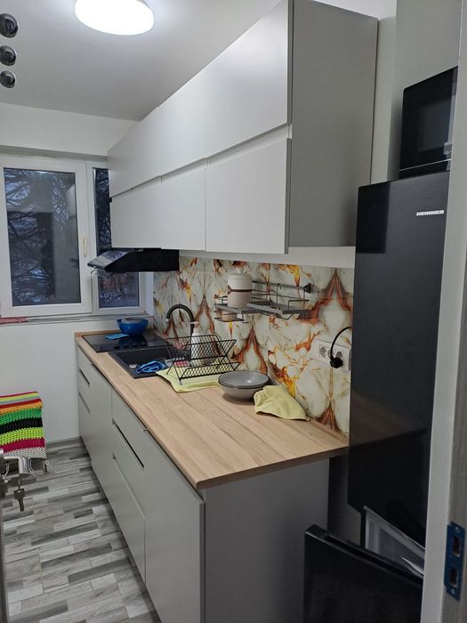 Inchiriez ap.3 camere sau schimb