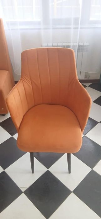 Стол и стульчик для кафе