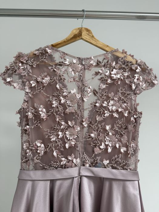 Vand rochie facuta pe comanda