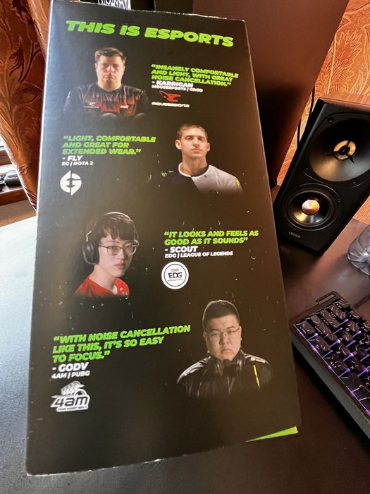 Razer Blackshark V2 + USB sound card - special edition • multi platform wired headset for esports