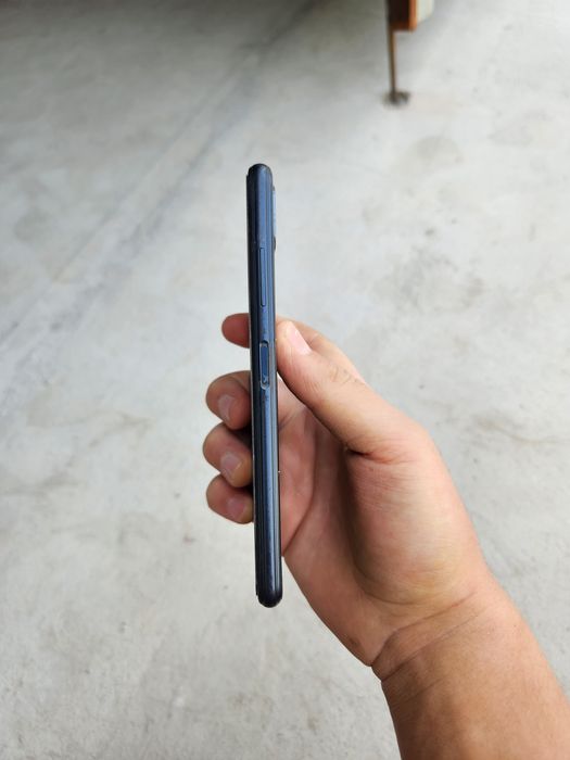 Samsung a22 5g 4/64 kamerasi yaxshi zaryakasi Anchaga yetadi qotmidi
