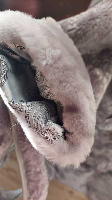 Продаётся шуба мутон с песцовым воротником