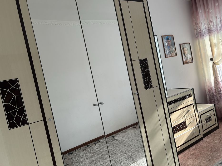 Гарнитур в хорошем состоянии