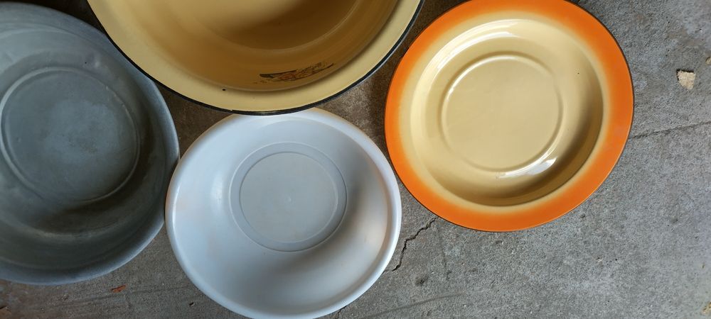 Разносы, чашки, тарелки