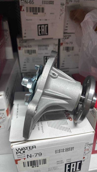 Помпа на NISSAN MR20DE 2.0 16v