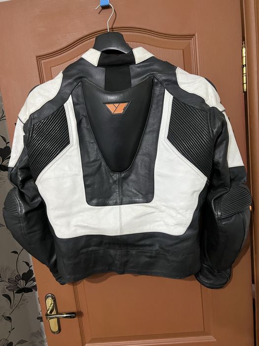 Мотокостюм на спортбайк