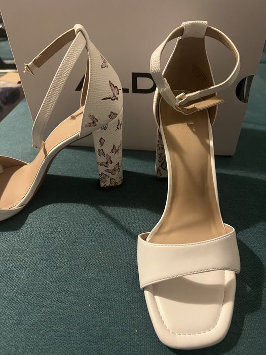 Sandale ALDO, albe cu fluturasi, piele ecologica, noi (in cutie), 40
