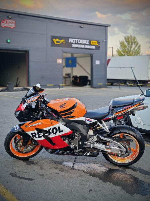 Honda CBR1000RR Fireblade (2005)