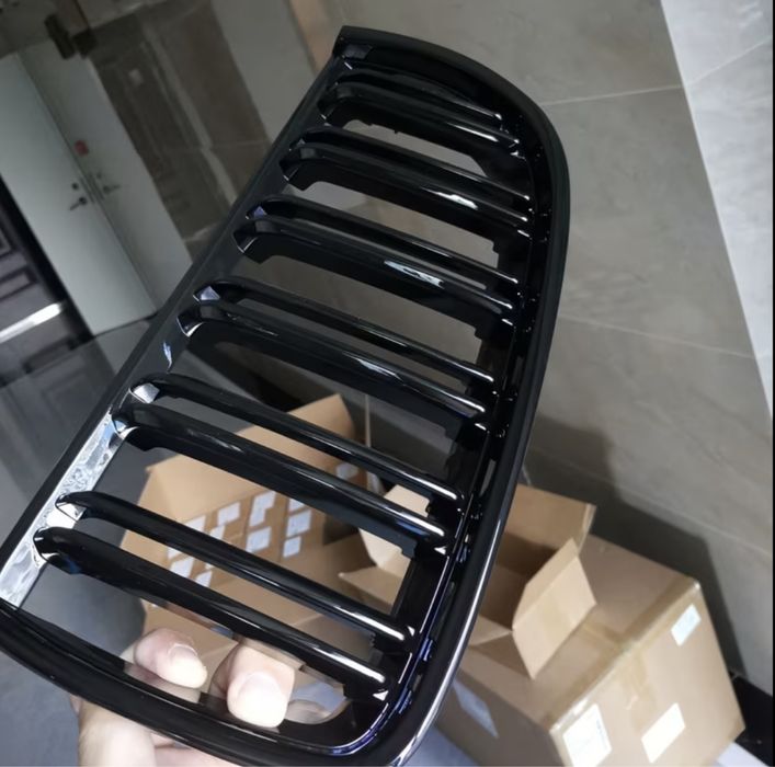 Тунинг Бъбреци за BMW E90/E91 (2005-2008) - Черен Гланц