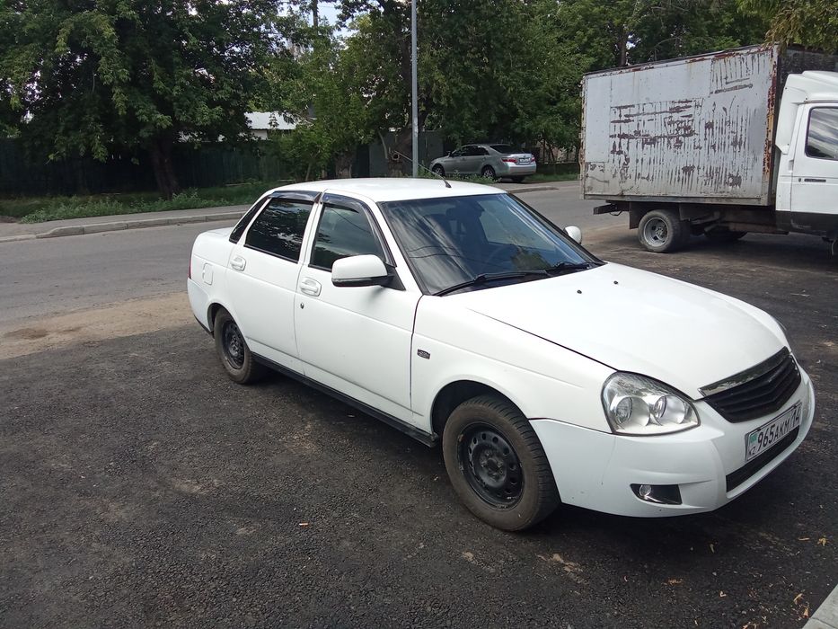 Продам приору 2013год