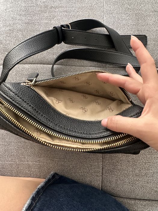Дамска чанта Guess