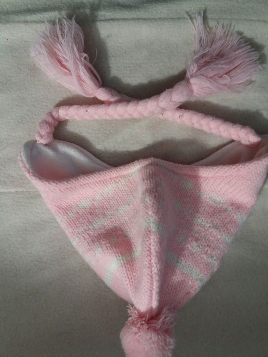 Caciula tricotata verde sau roz