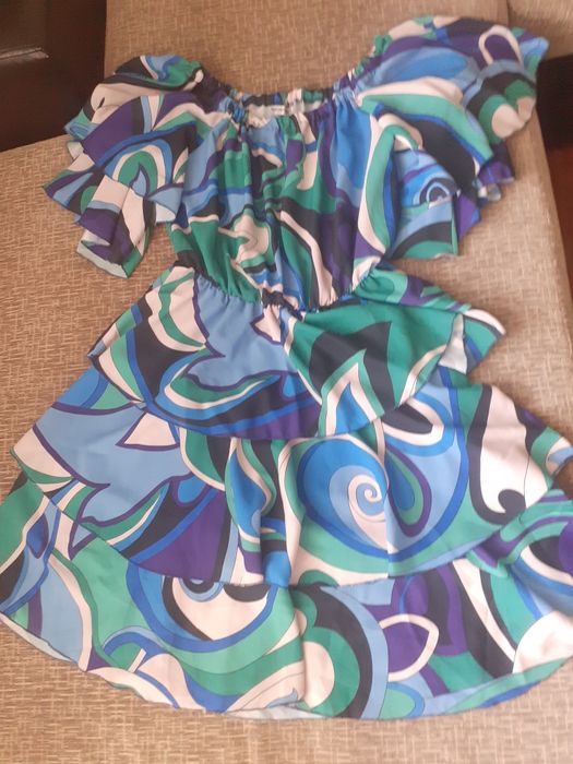 Официална рокля        .