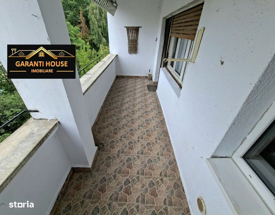 Zona Iza, apartament cu 3 camere, garaj sub bloc, boxa, 125 000€ neg.