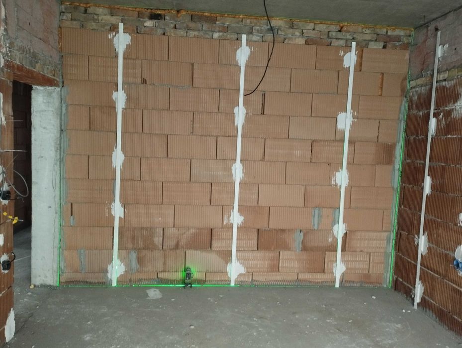 Машинна мазилка и замазка изолация  с монофазен и трифазен турбозол