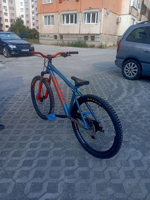 Продавам Drag C1 Team