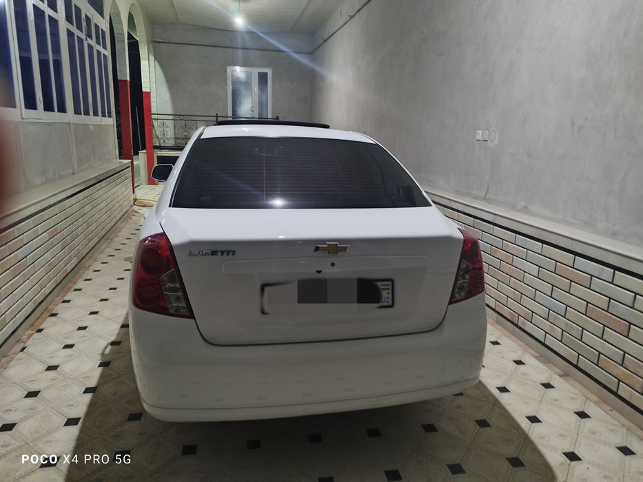 Жентра автомобил