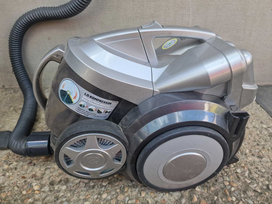 LG V-KC 902 HT | Aspirator fara sac | 2000W | 2L