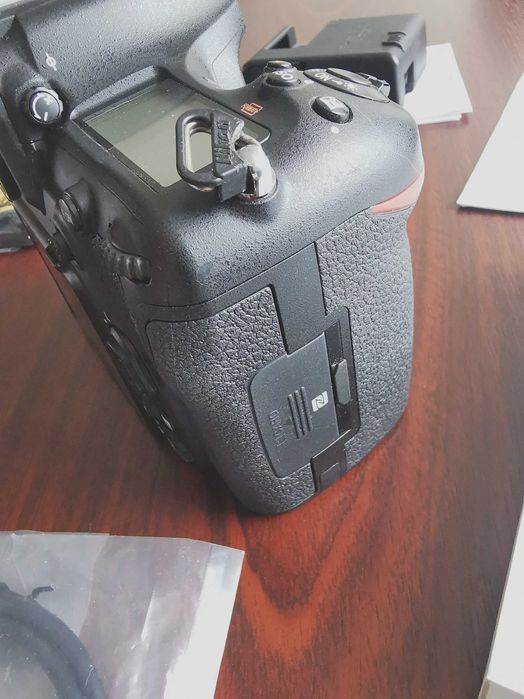 Nikon D500 (pachet complet cu extra accesorii)