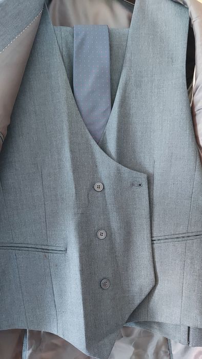 Мужской костюм тройка