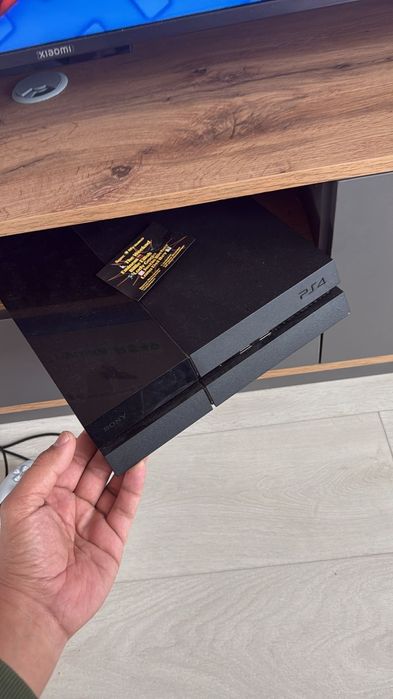 Продам PlayStation4