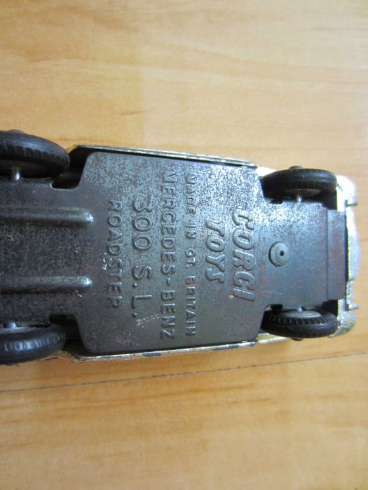 Masinute rare colectie Dinki si Corgi Toys Mercedes 300S.L. si Jaguar