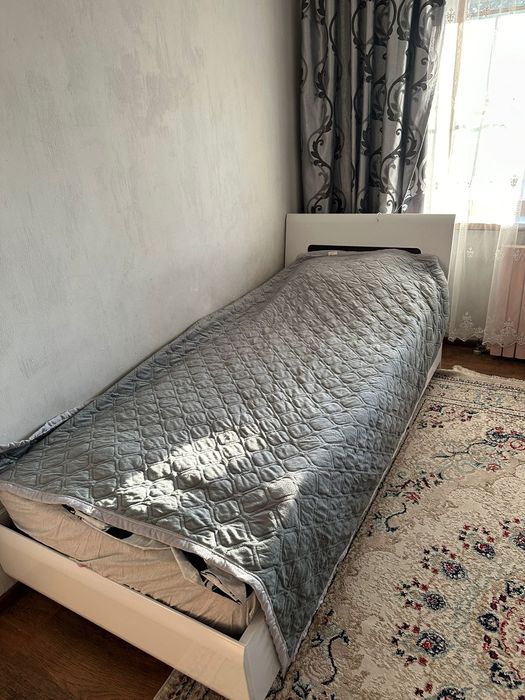 Детская кровать, парта