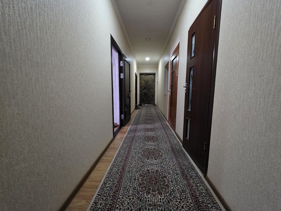 Шаҳар марказида 3 хонали квартира сотилади