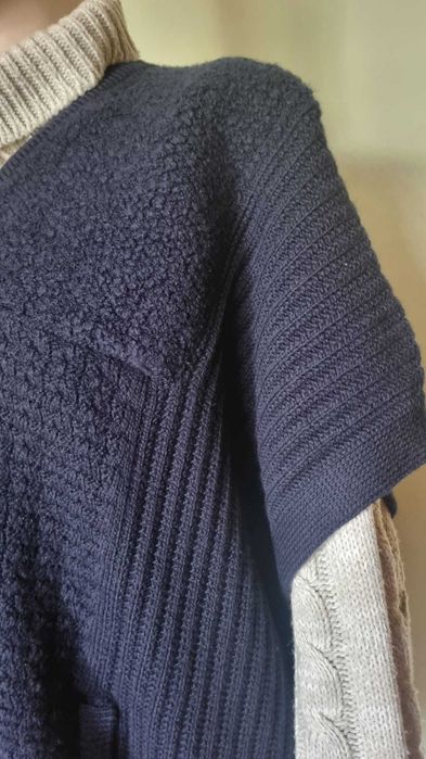 Pulover fara maneci Weekend Max Mara, 100% lana virgina, S/M