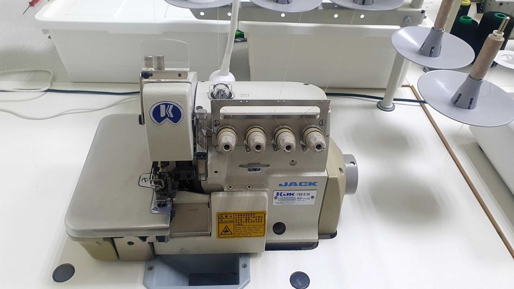 Промышленный 5-ниточный оверлог Jack