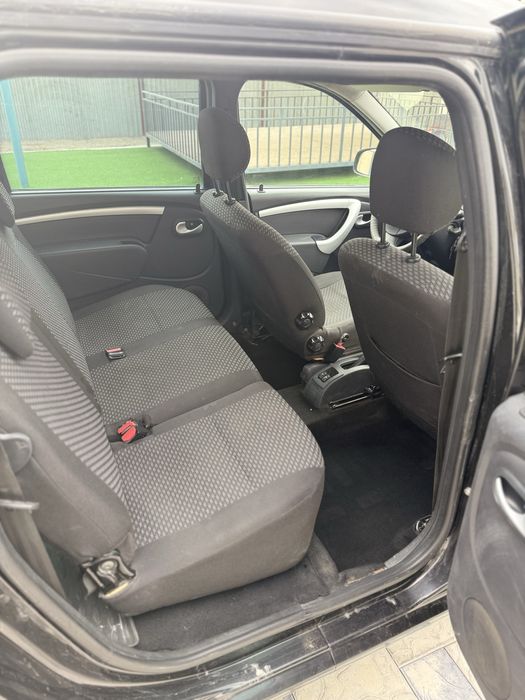 Лада Ларгус продам.