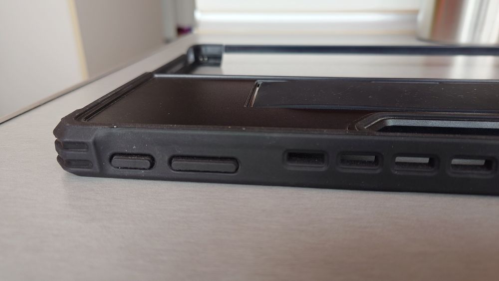 Кейс за таблет Microsoft Surface Pro 9