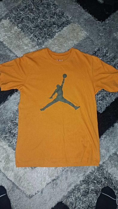 Tricouri Nike Ambele 150lei