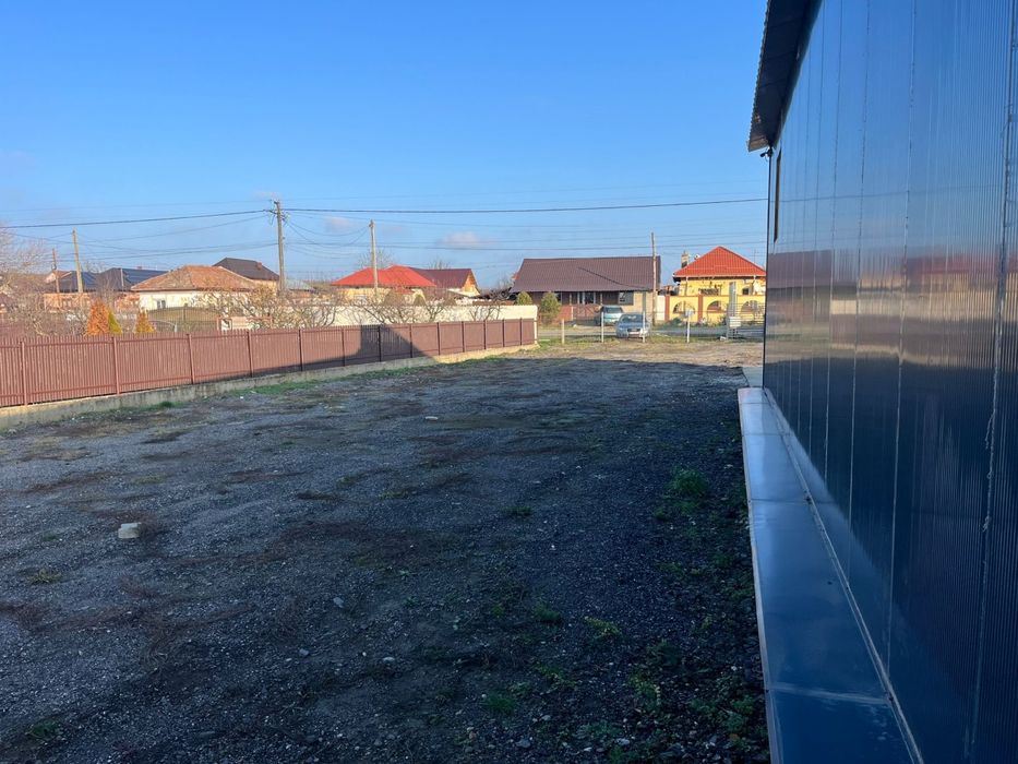 Spațiu comercial+ teren intravilan