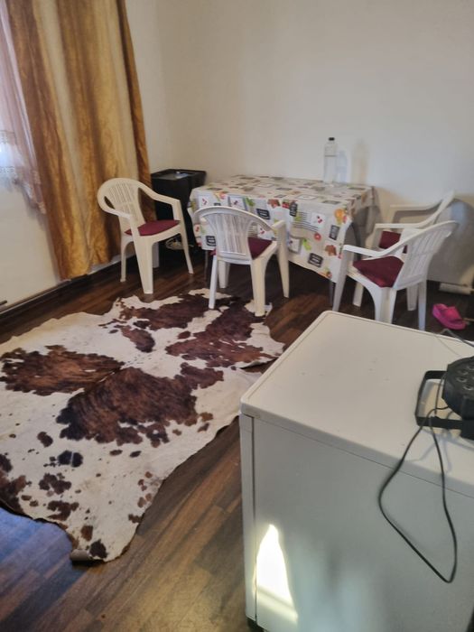 Casă de închiriat