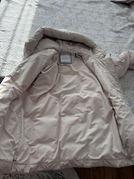Продам куртку MaxMara в отличном состоянии