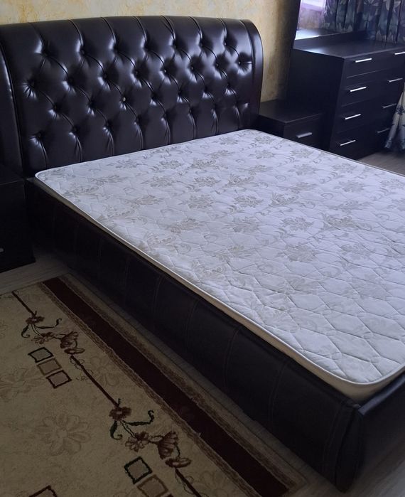 Продам спальный гарнитур