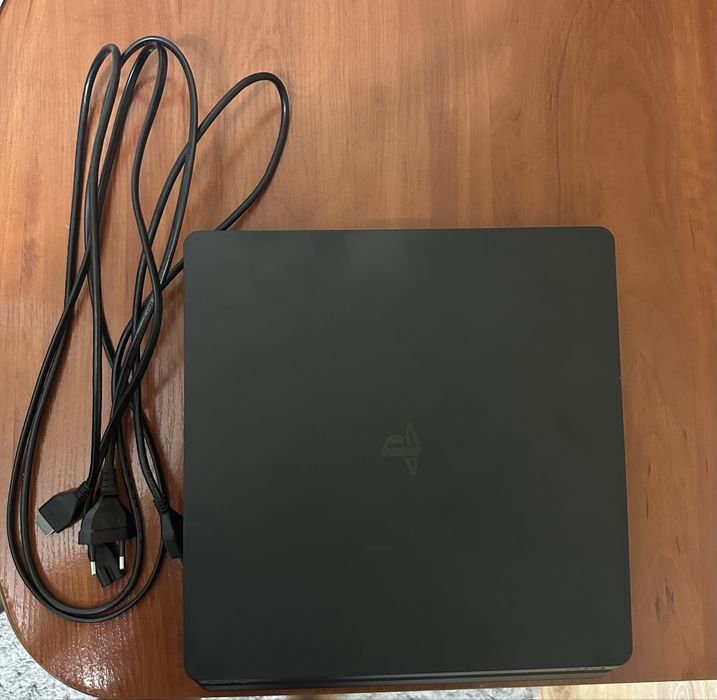 Playstation 4 slim