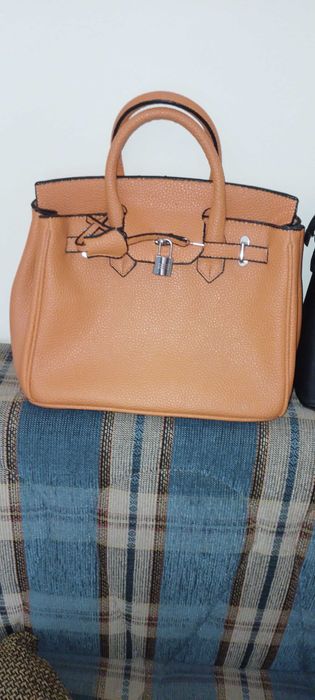 Запазени дамски чанти