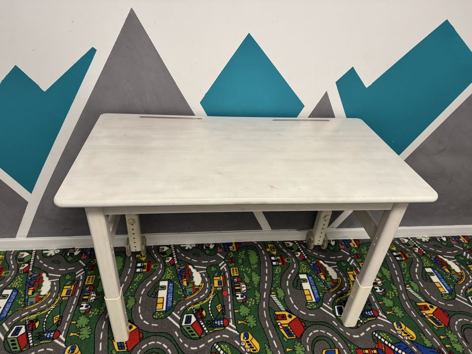 Birou reglabil alb cu roti