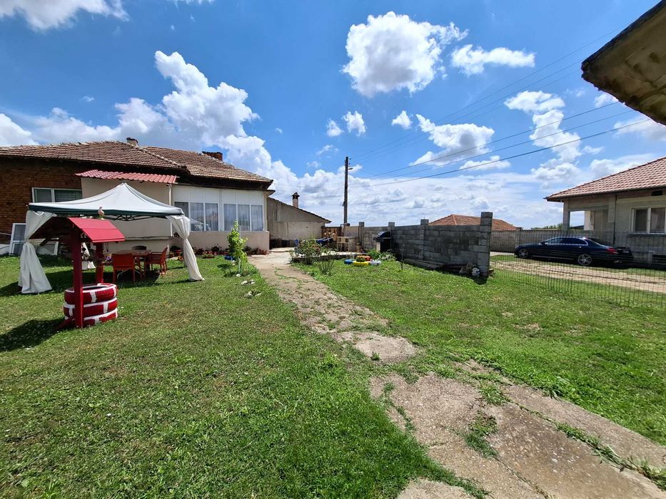 Продавам Къща в с.Острово