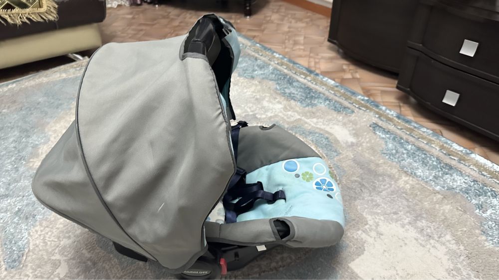 Продаю детскую авто-кресло